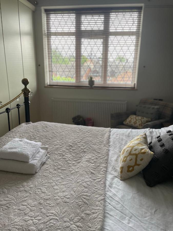 King Size Bed & En Suite Rolled Top Bath Private Lane 哈罗盖特 外观 照片